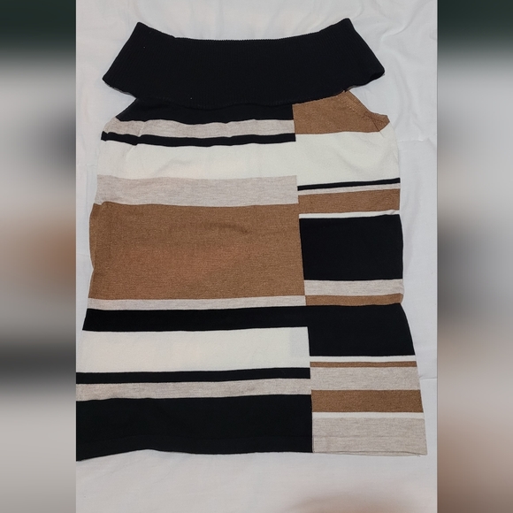 Top - Picture 3 of 4